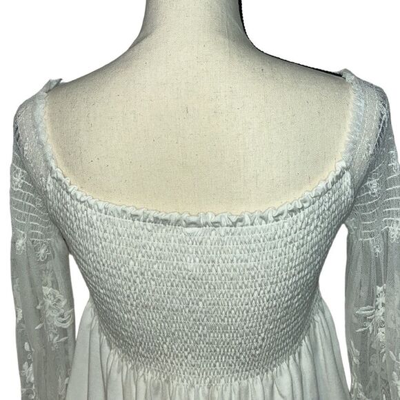 Xhilaration Pull-Over Shirred Blouse with Lace Bell Sleeves Size Medium - Picture 8 of 9